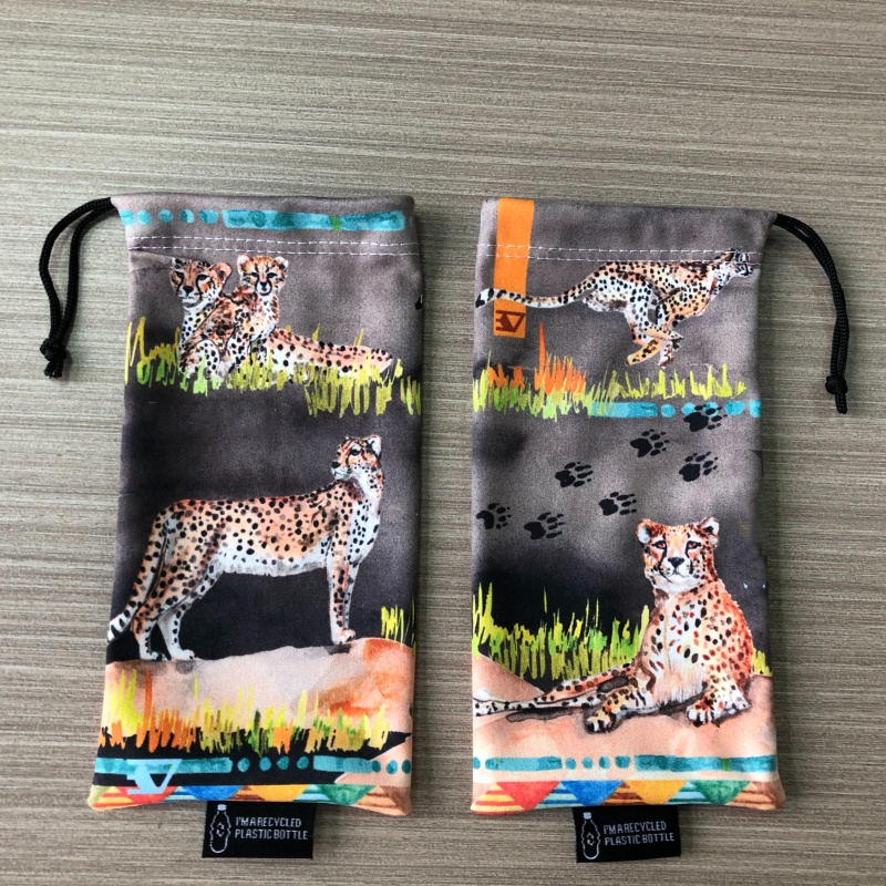 Cheetah pouch (1)