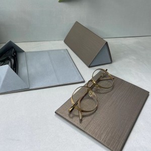 Triangle display folding eyewear case