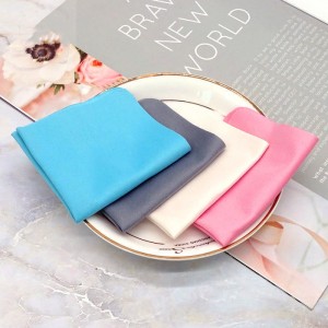 A-407 Factory customized Microfiber environment-friendly plastic bottle glasses cleaning cloth